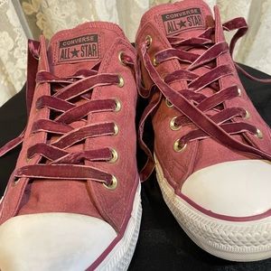 Converse Burgundy Ankle Sneakers